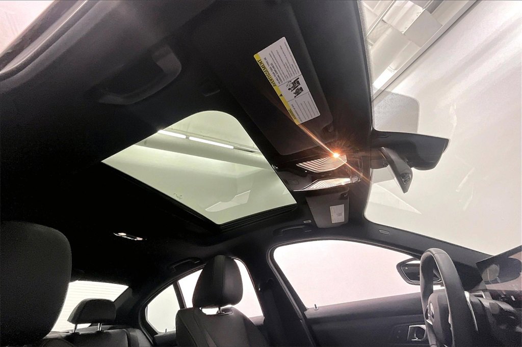 Used 2025 BMW 330i xDrive 330i xDrive image 17