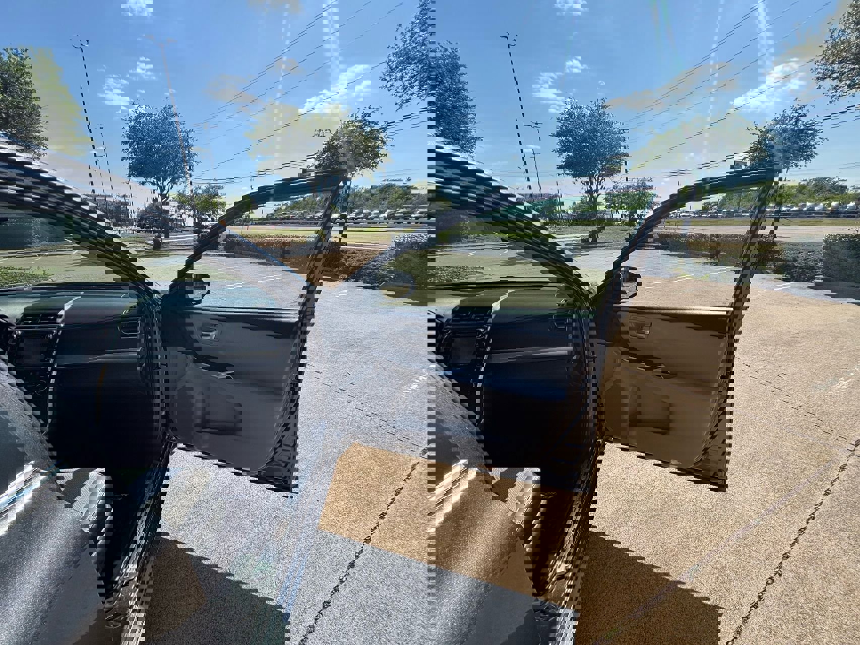 Used 2016 Toyota Camry SE image 16