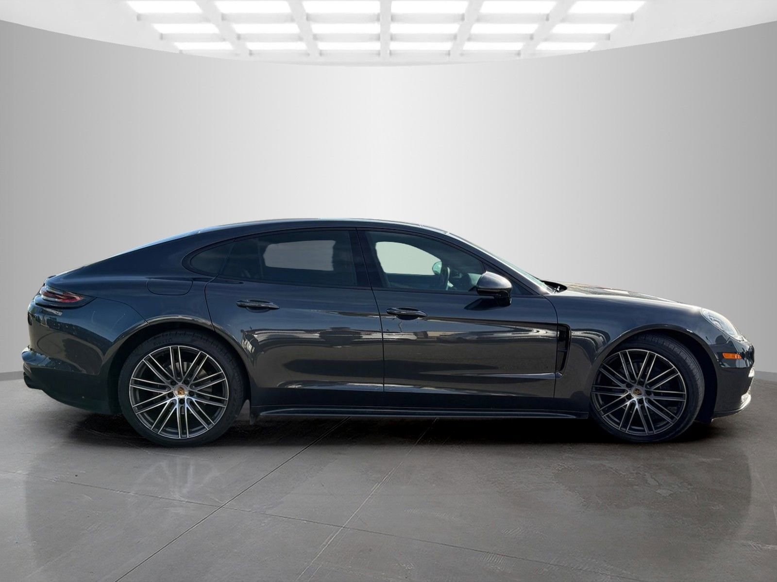 Used 2020 Porsche Panamera 4 image 4