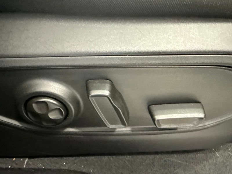 Used 2024 Jeep Grand Cherokee Limited AWD/4WD image 14