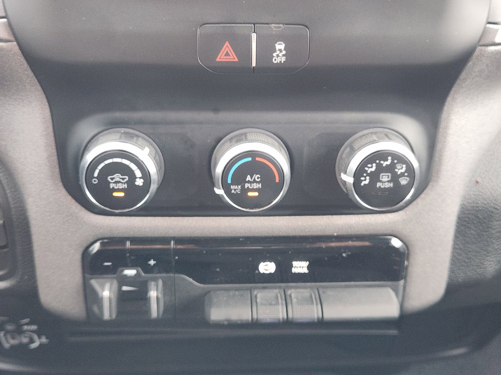 Used 2024 RAM 3500 Tradesman w/ Chrome Appearance Group image 19