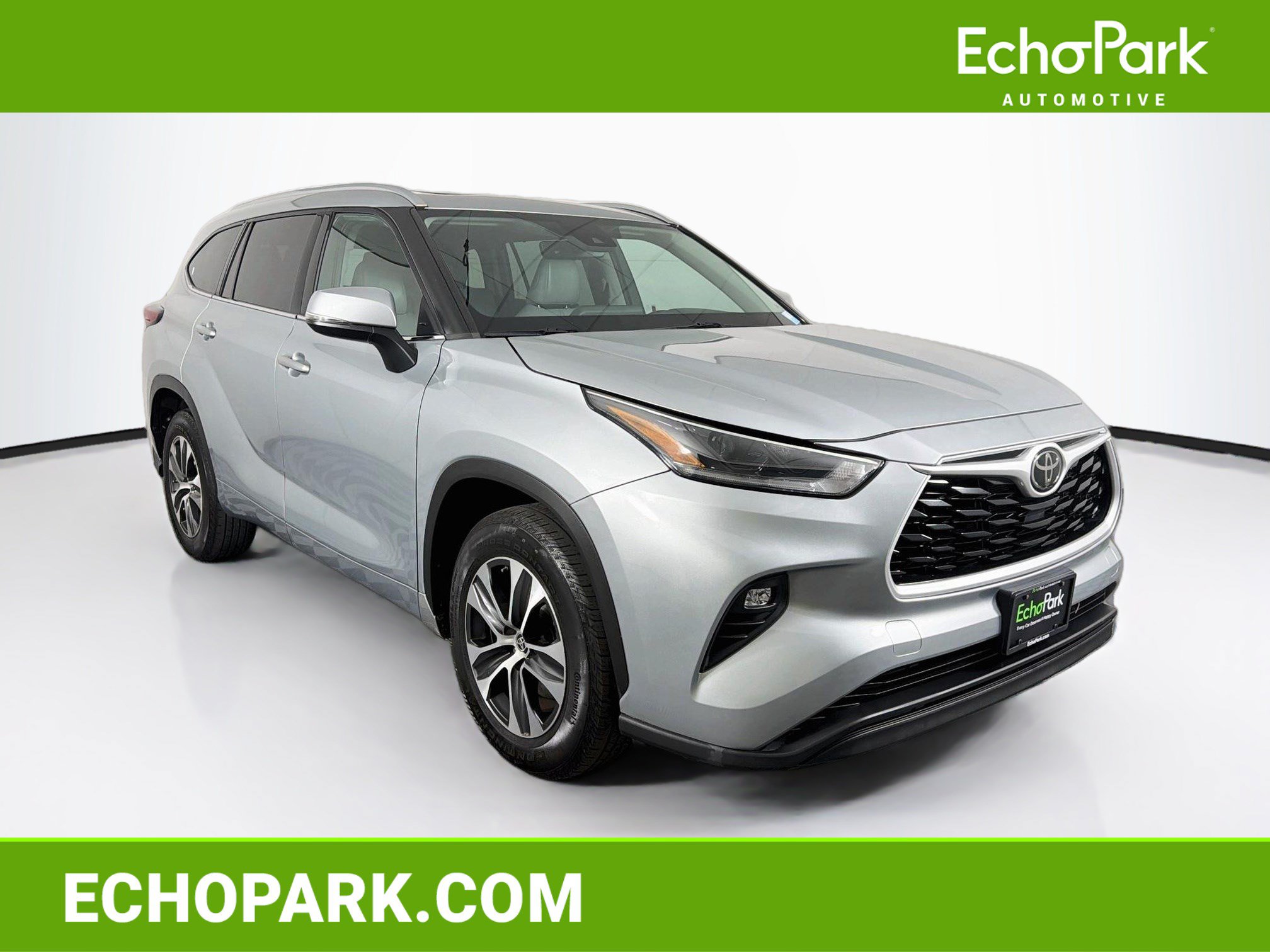 Used 2021 Toyota Highlander XLE FWD image 1