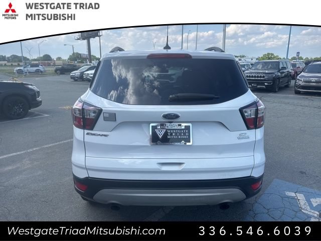 Used 2018 Ford Escape SE w/ Ford Safe & Smart Package FWD image 10
