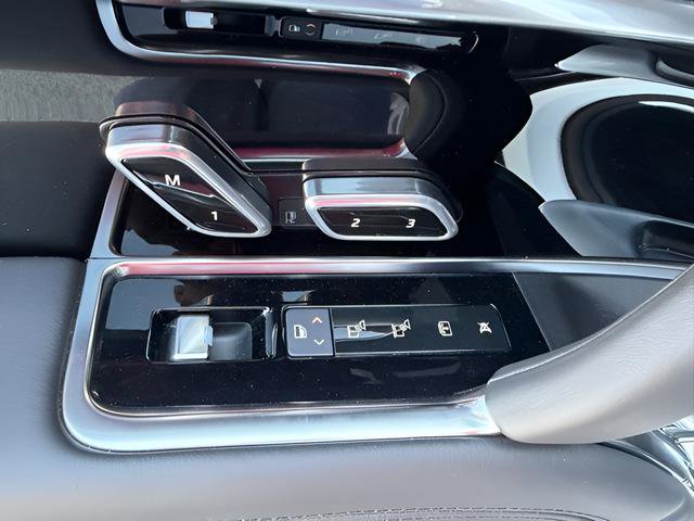 Certified 2024 Land Rover Range Rover Long Wheelbase Autobiography image 26