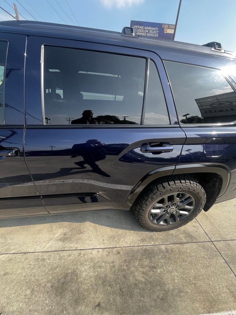 Used 2024 Toyota Sequoia Platinum AWD/4WD image 18