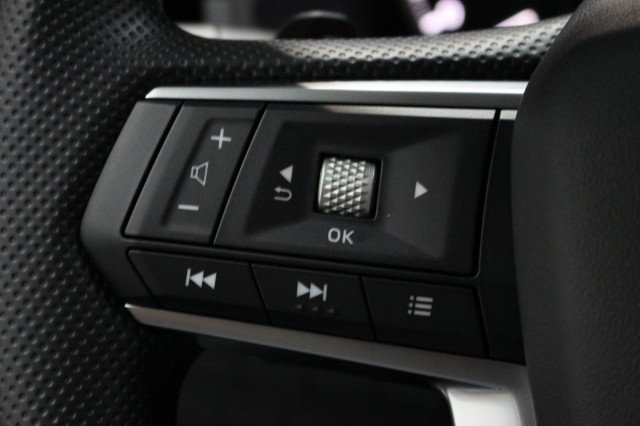 New 2025 Mitsubishi Outlander ES image 9