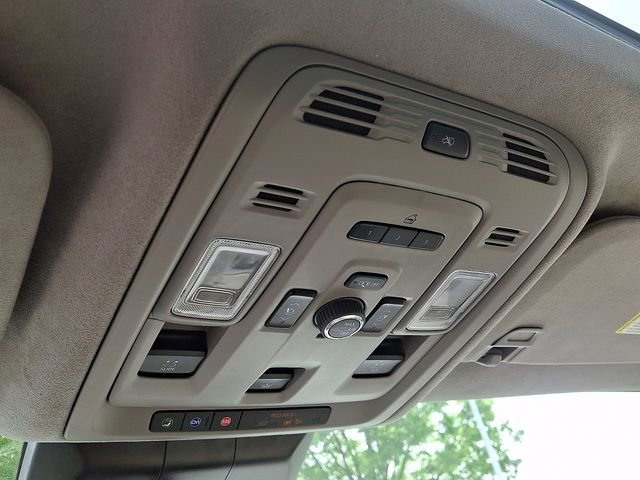 Used 2022 Cadillac Escalade Premium Luxury Platinum image 31