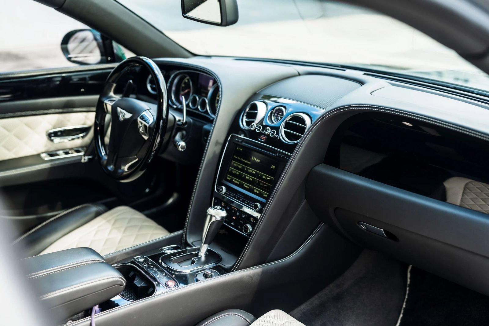 Used 2017 Bentley Flying Spur S V8 AWD/4WD image 45