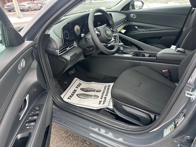 Certified 2025 Hyundai Elantra SEL image 6