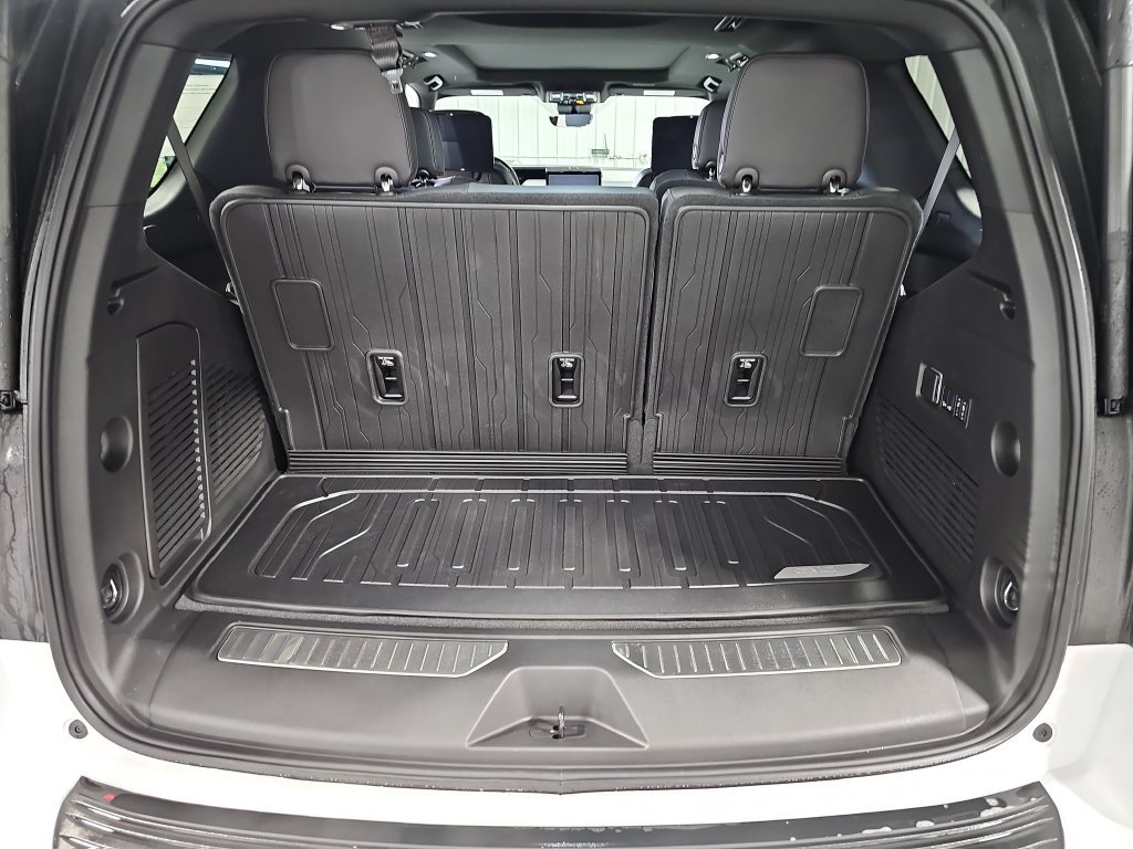 New 2026 GMC Yukon AT4 AWD/4WD image 13