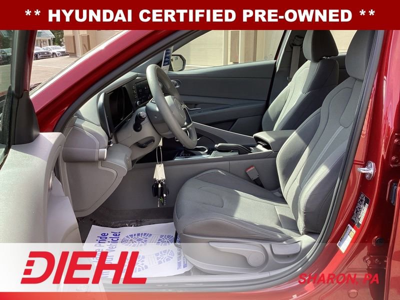 Certified 2023 Hyundai Elantra SE FWD image 17