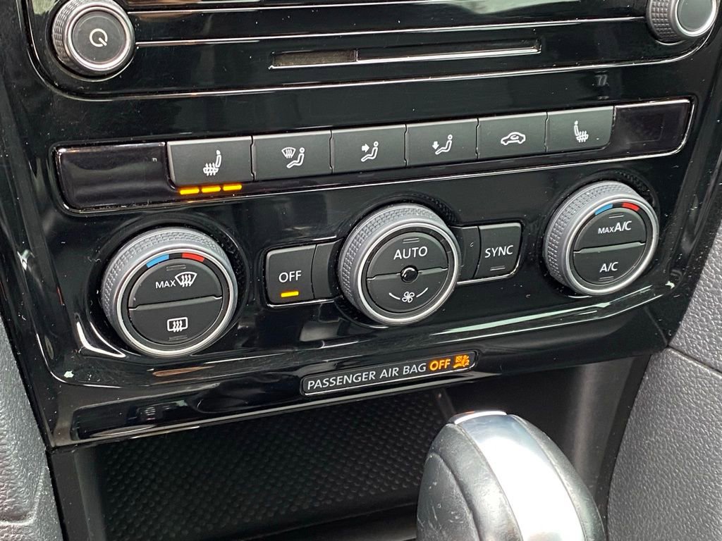 Used 2020 Volkswagen Passat 2.0T SE image 19