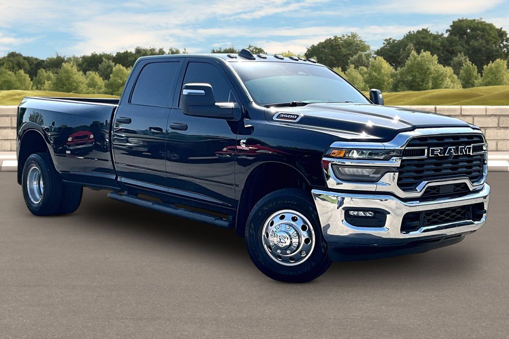Used 2026 RAM 3500 Tradesman AWD/4WD image 2