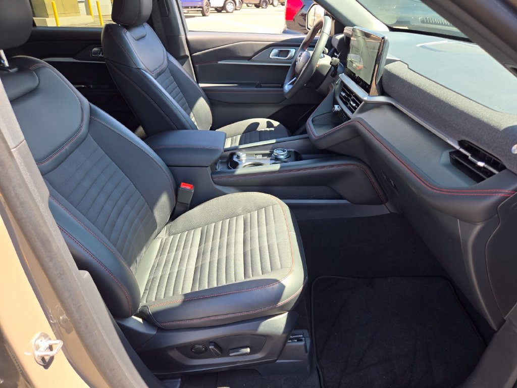 New 2026 Ford Explorer ST-Line w/ ST-Line Street Pack RWD image 16