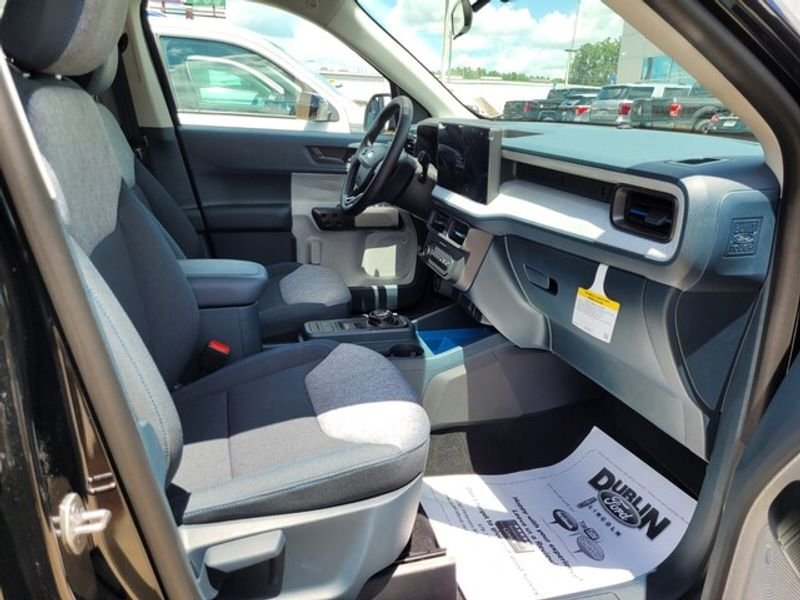 New 2025 Ford Maverick XLT w/ XLT Luxury Package FWD image 12