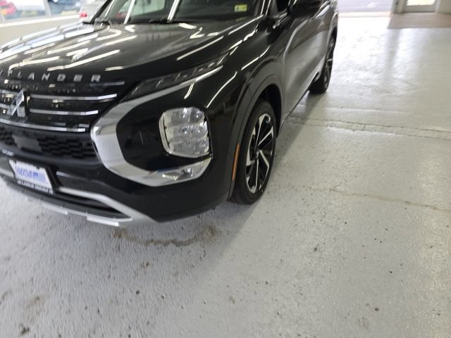 Used 2024 Mitsubishi Outlander SEL AWD/4WD image 4