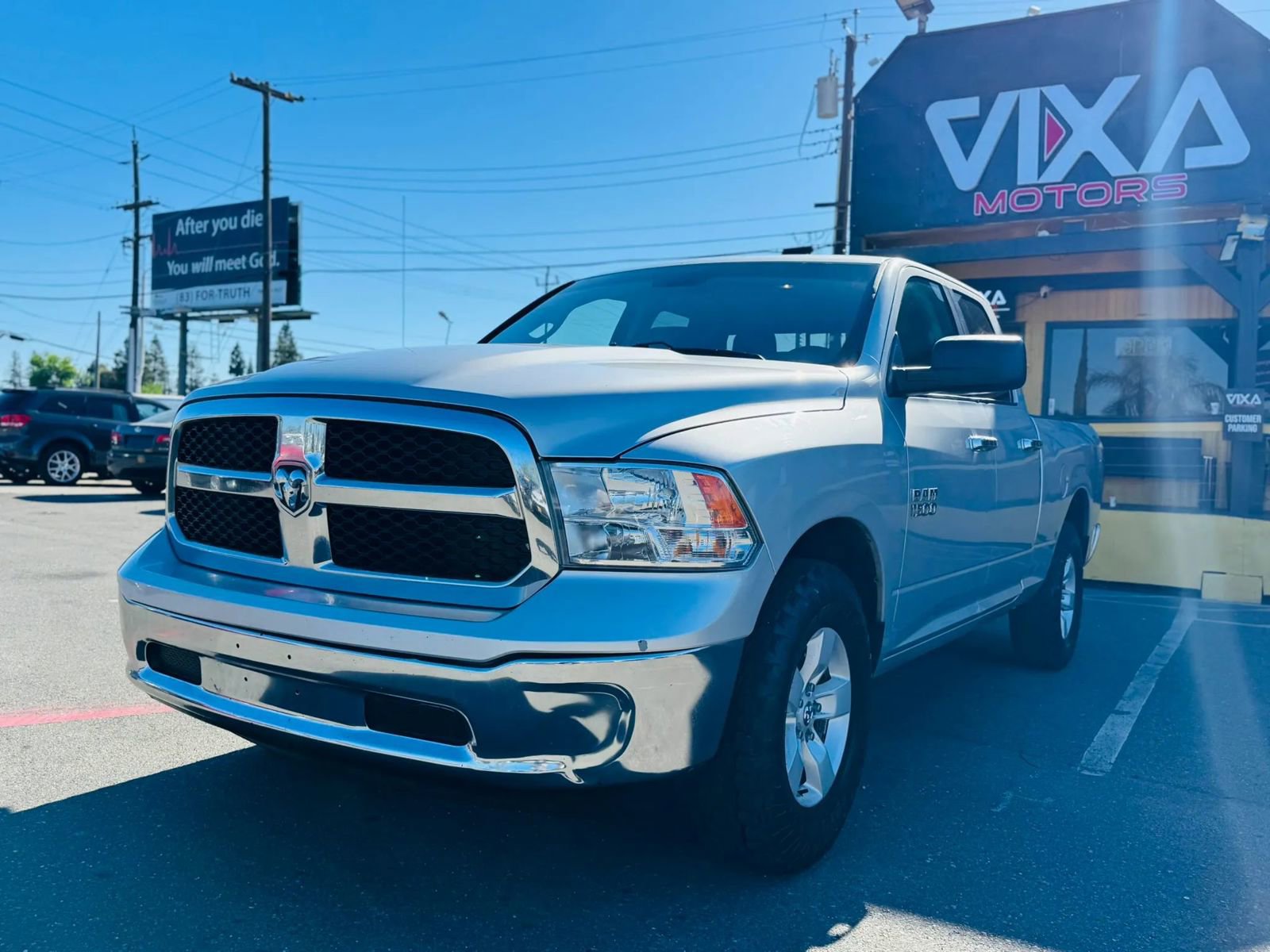 Used 2017 RAM 1500 Classic SLT AWD/4WD image 1