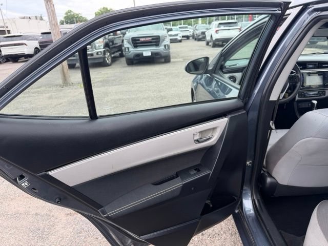 Used 2017 Toyota Corolla LE w/ Carpet Mat Package (TMS) FWD image 20