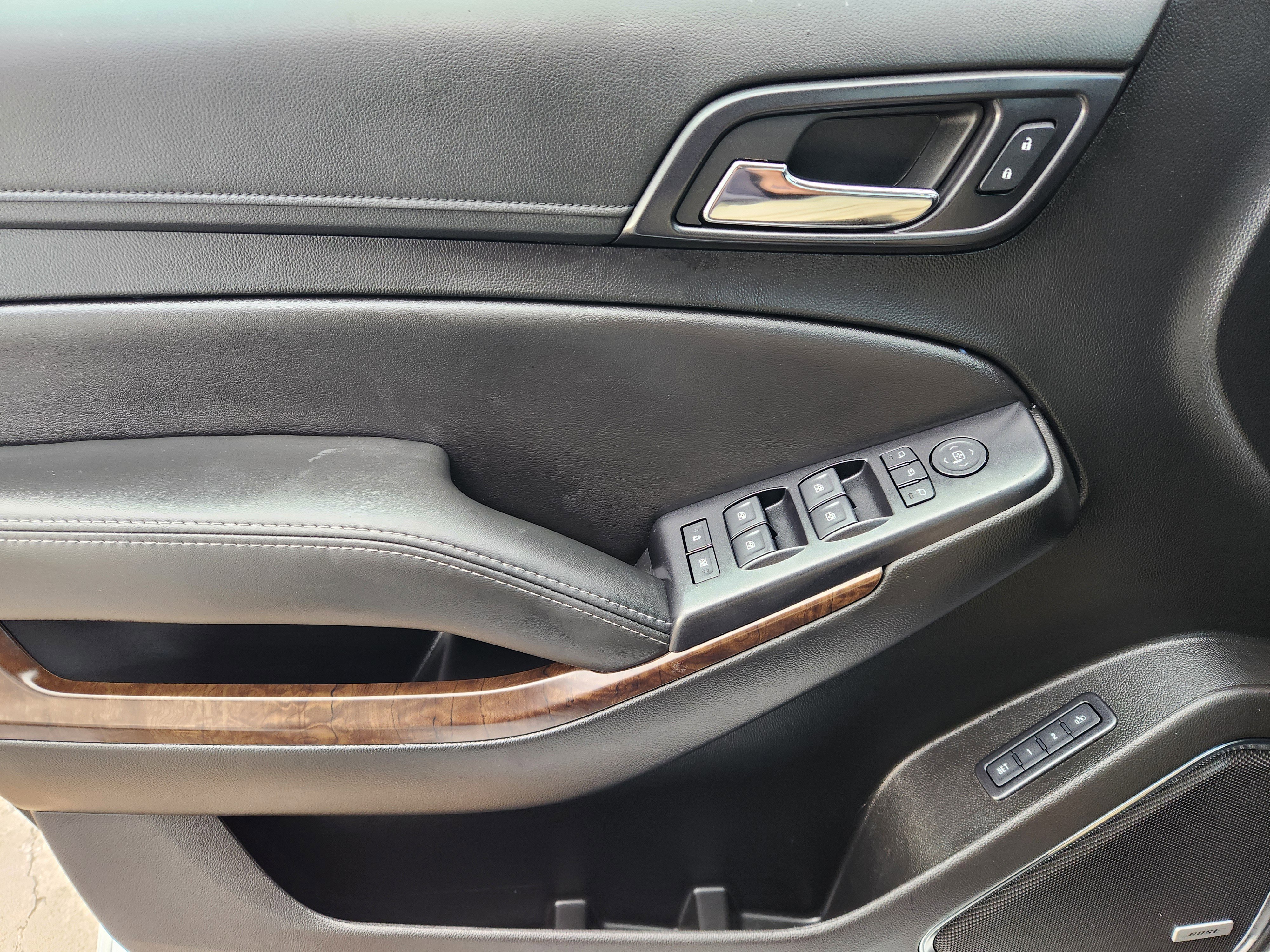 Used 2018 Chevrolet Tahoe LT image 23