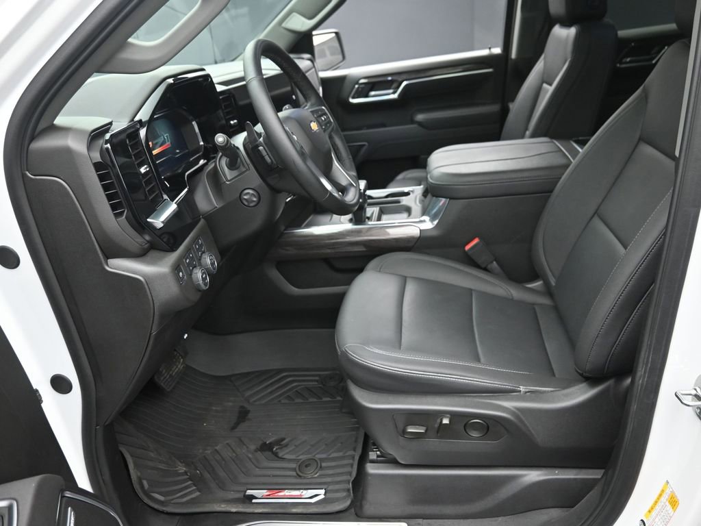 Used 2025 Chevrolet Silverado 1500 LTZ w/ LTZ Premium Package image 17