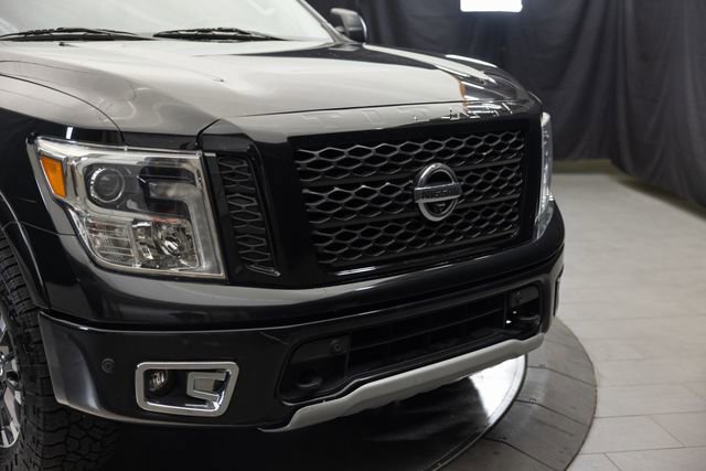 Used 2019 Nissan Titan PRO-4X w/ Pro-4x Convenience Package image 3