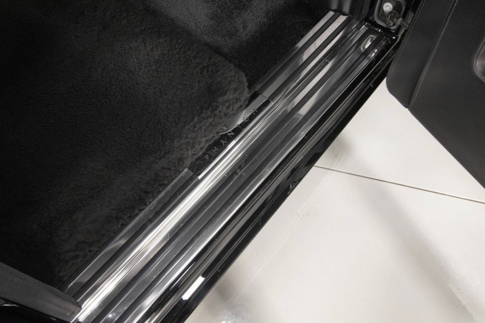 Used 2013 Rolls-Royce Phantom image 47