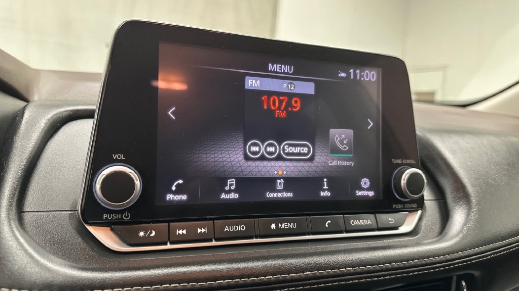 Used 2022 Nissan Rogue SV AWD/4WD image 19