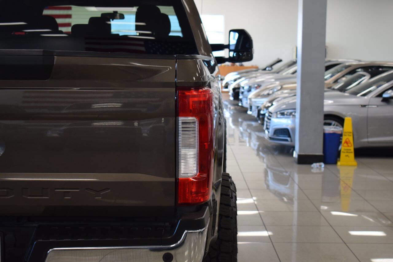 Used 2017 Ford F350 XLT w/ XLT Premium Package image 23