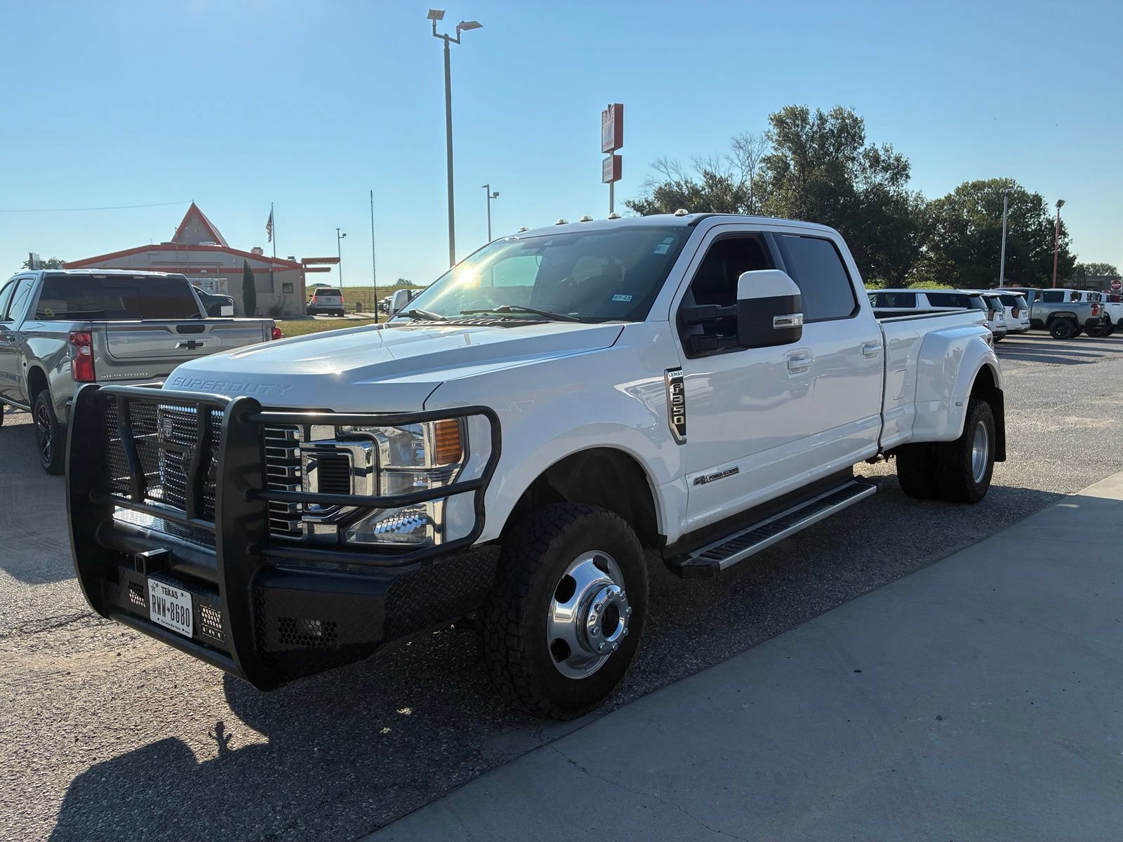 Used 2022 Ford F350 Lariat w/ Lariat Value Package AWD/4WD image 1
