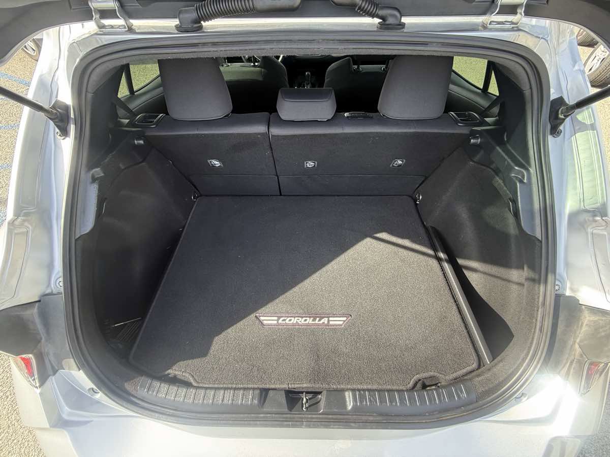 Used 2020 Toyota Corolla SE w/ Carpet Mat Package image 19
