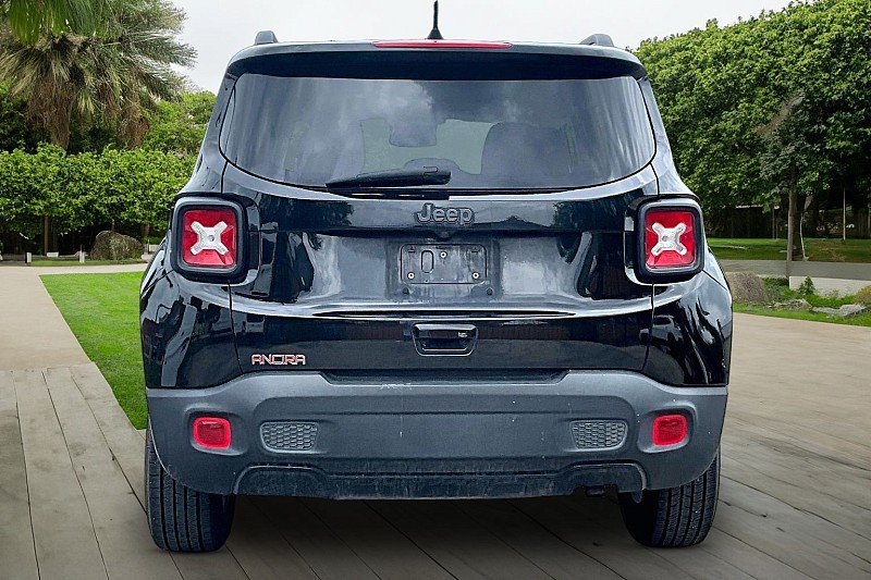 Used 2019 Jeep Renegade Altitude w/ Quick Order Package 2XM FWD image 3