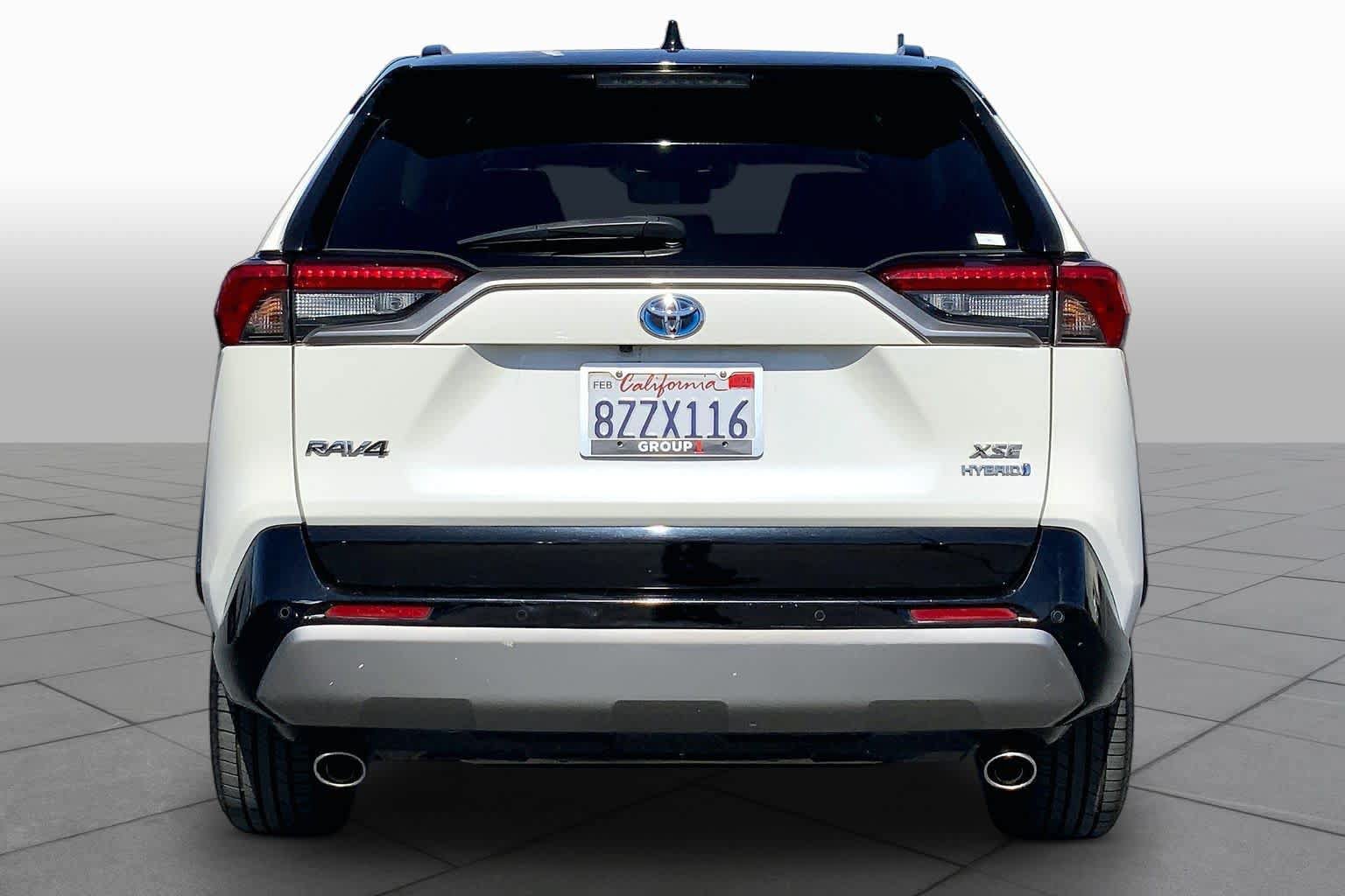 Used 2022 Toyota RAV4 XSE AWD/4WD image 4