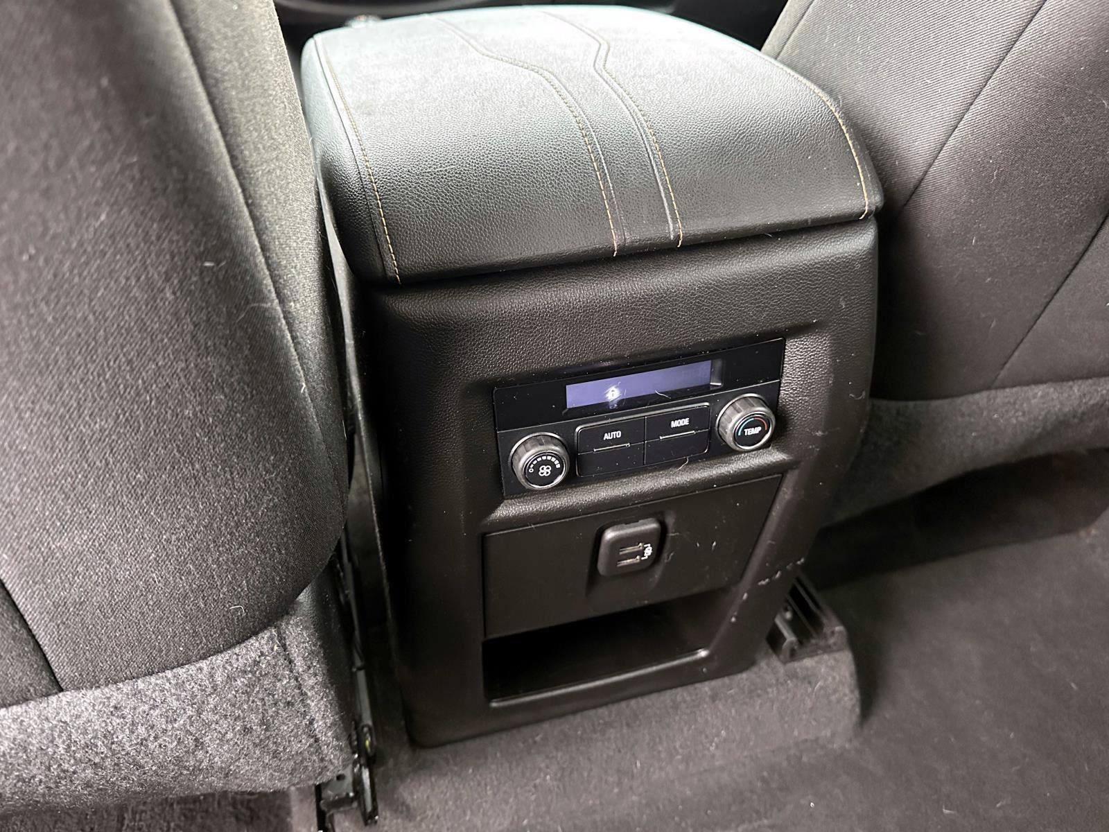 Used 2019 Chevrolet Traverse LT image 12