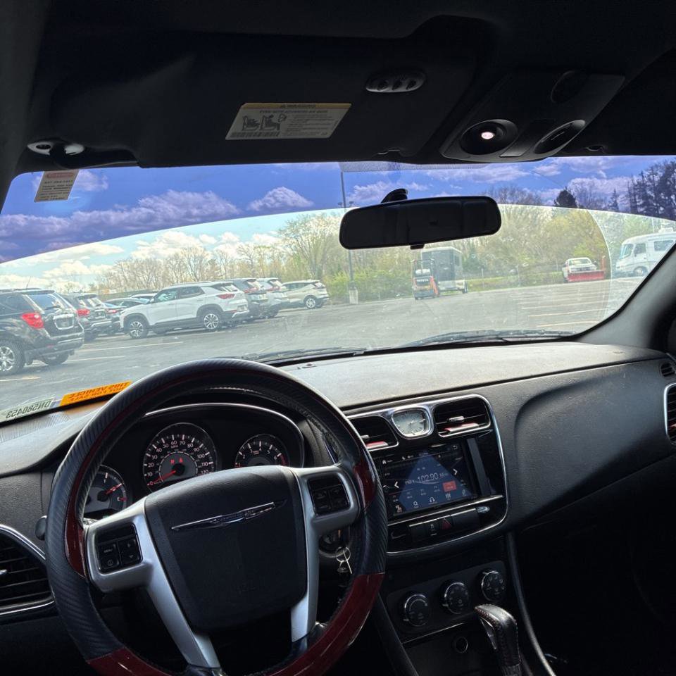 Used 2013 Chrysler 200 Touring FWD image 12
