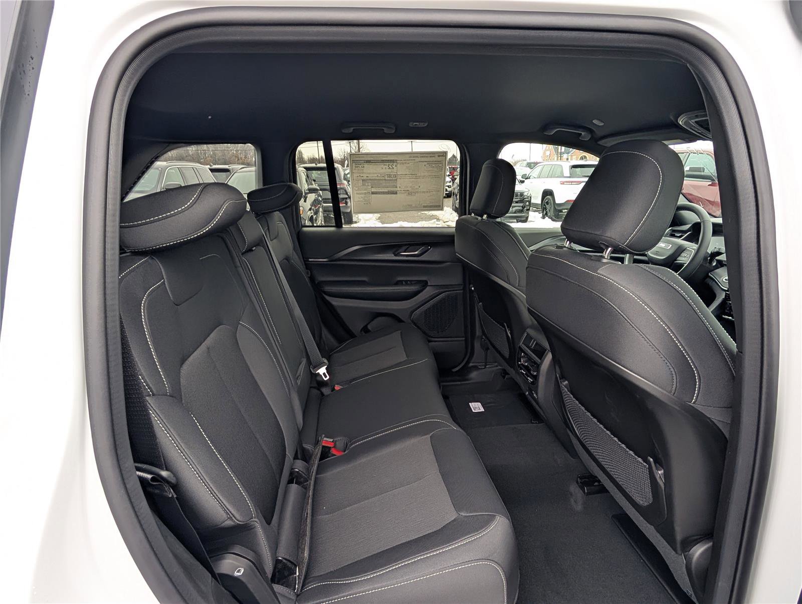 New 2026 Jeep Grand Cherokee Laredo image 7