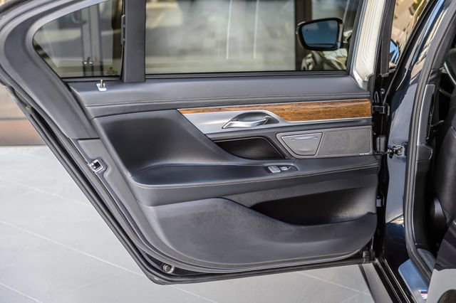 Used 2017 BMW 740i xDrive AWD/4WD image 59