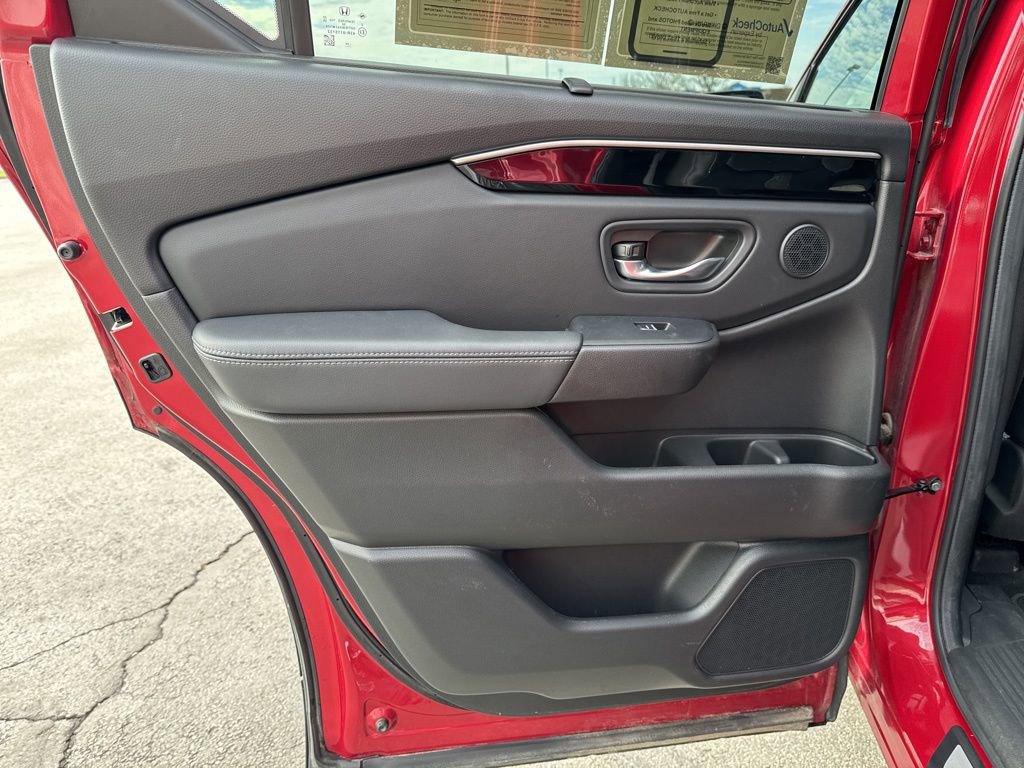 Certified 2025 Honda Pilot EX-L image 32