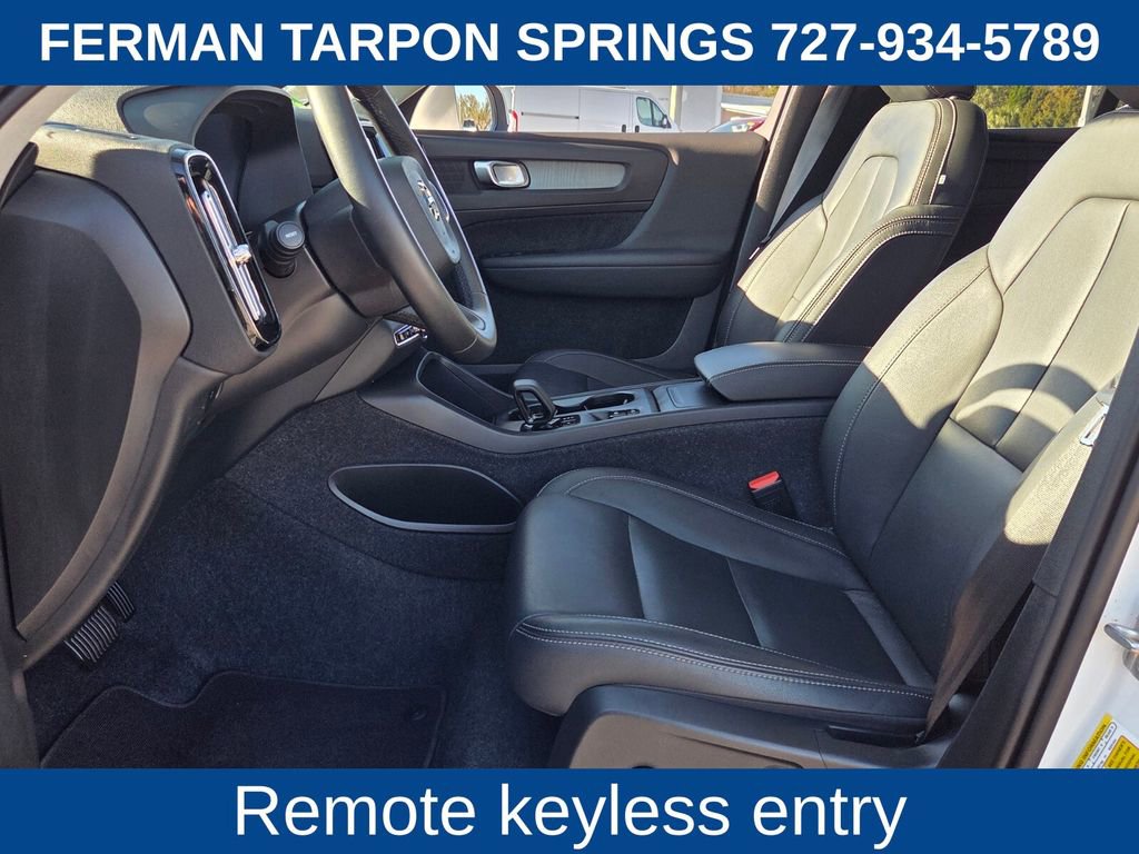 Certified 2025 Volvo XC40 B5 Core image 14