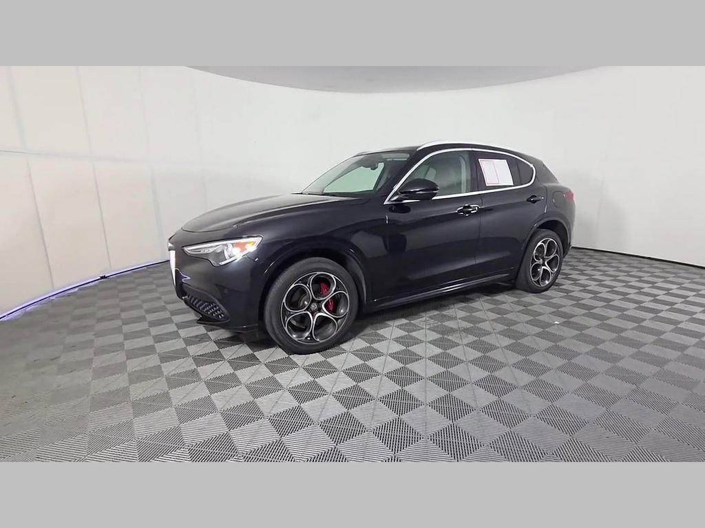 Used 2020 Alfa Romeo Stelvio Ti w/ Active Blind Spot Package AWD/4WD image 50