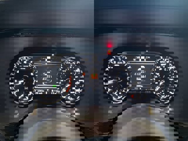 Used 2024 Nissan Pathfinder SL AWD/4WD image 23