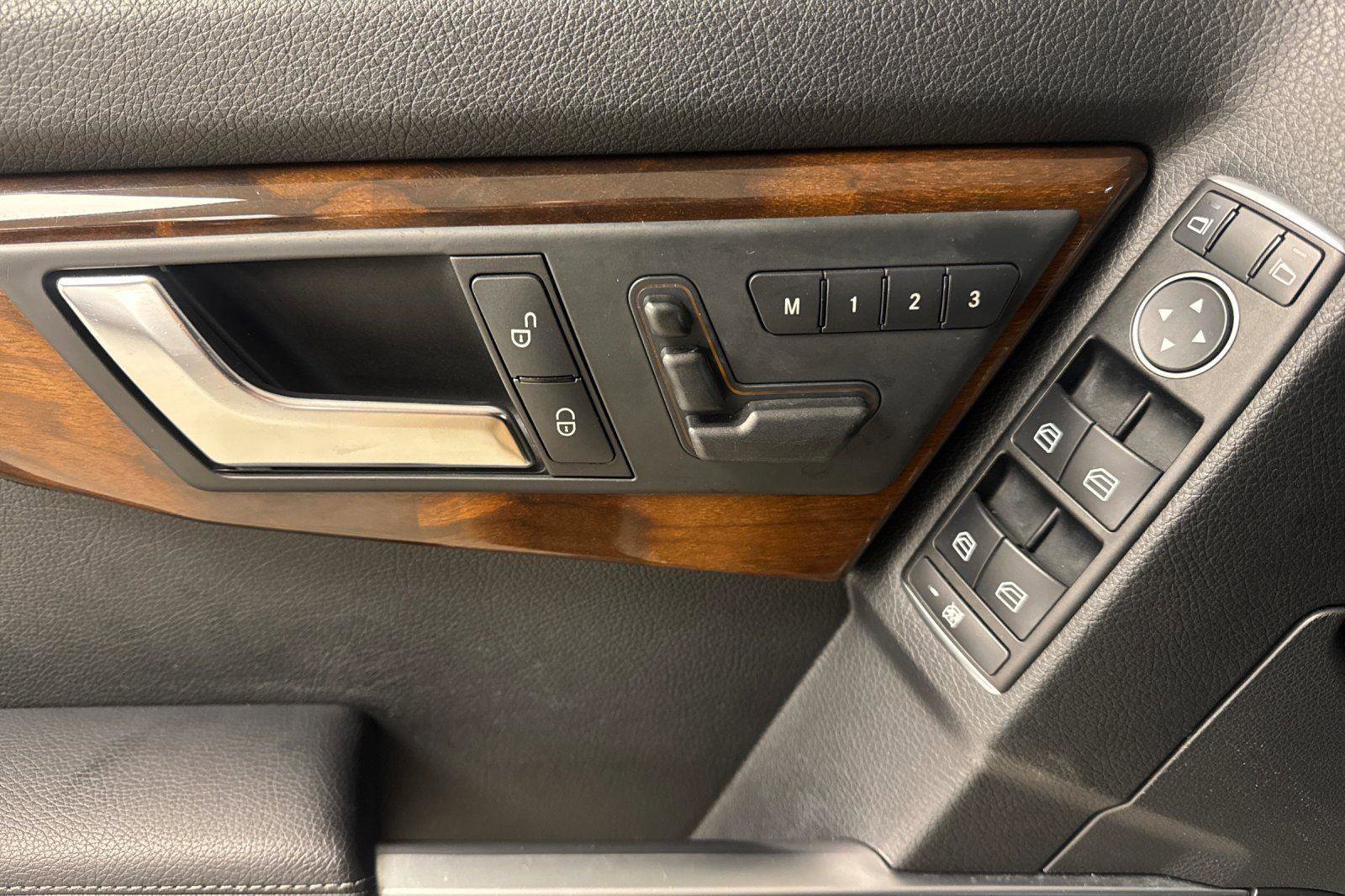 Used 2015 Mercedes-Benz GLK 350 4MATIC image 10