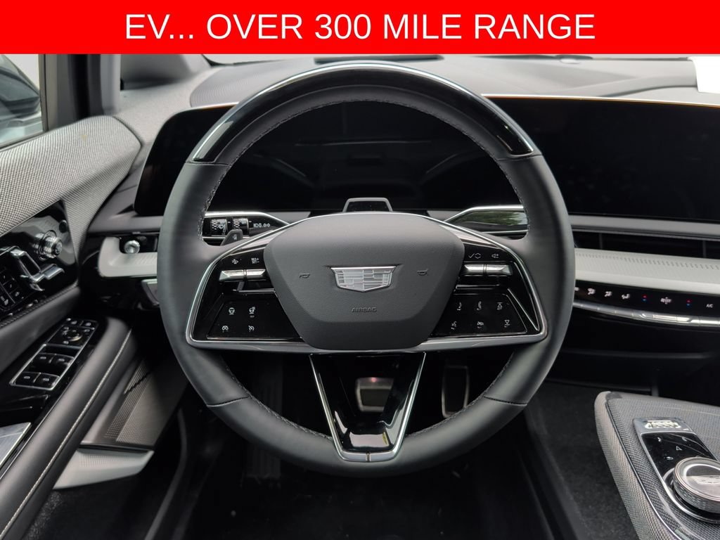 Used 2025 Cadillac Optiq Sport 2 w/ LPO, Floor Liner Package AWD/4WD image 11