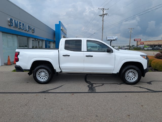 Used 2023 Chevrolet Colorado W/T RWD image 2