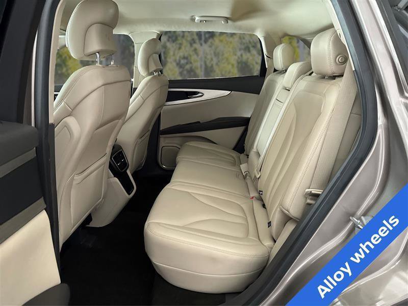 Used 2019 Lincoln Nautilus Premier image 10