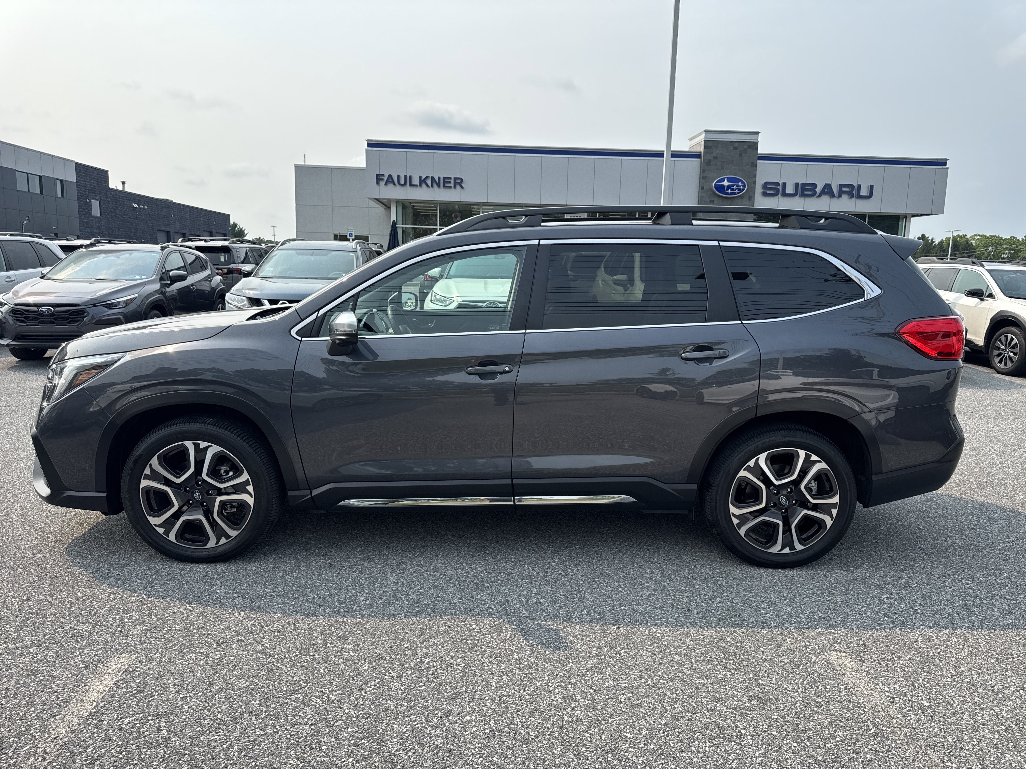 Used 2023 Subaru Ascent Limited w/ Technology Package AWD/4WD image 28