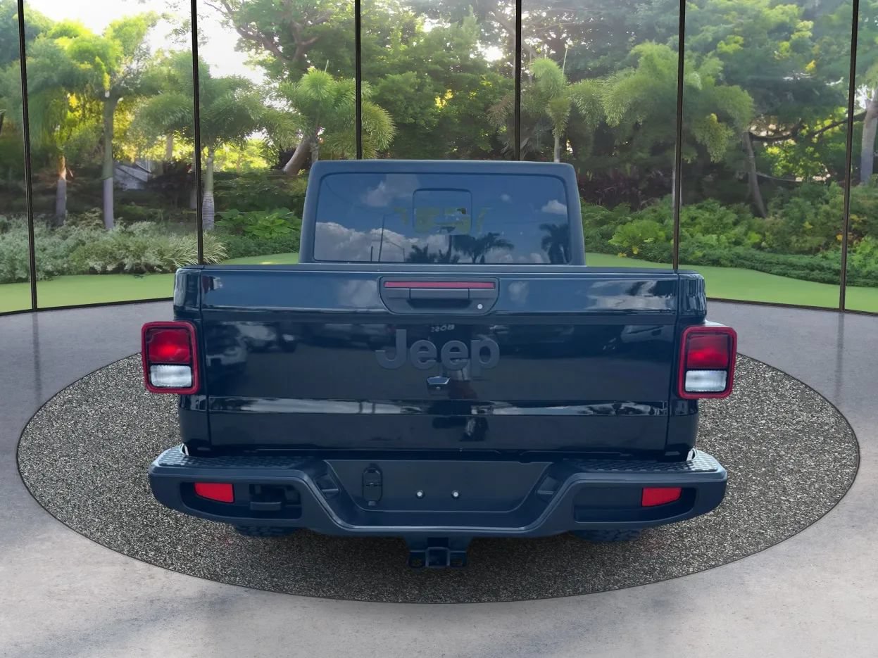 Used 2022 Jeep Gladiator Sport AWD/4WD image 6