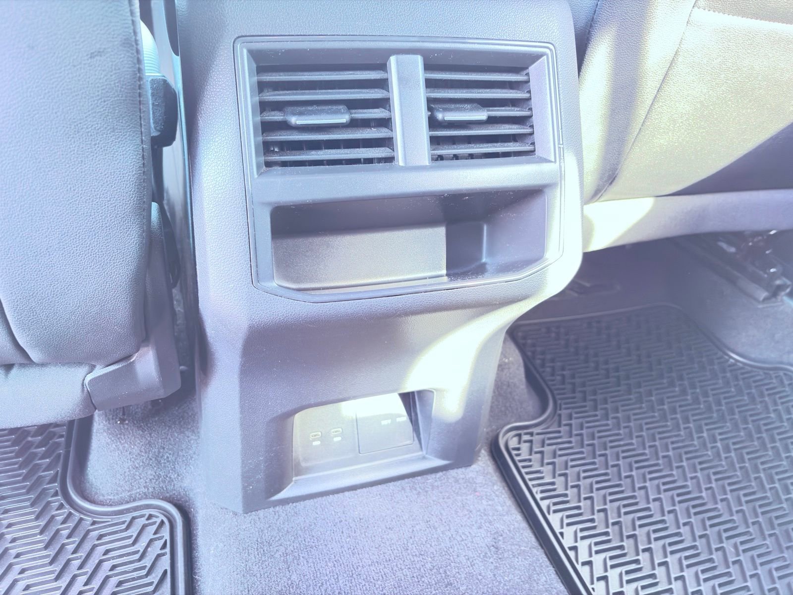 Used 2021 Volkswagen Atlas Cross Sport SE image 11