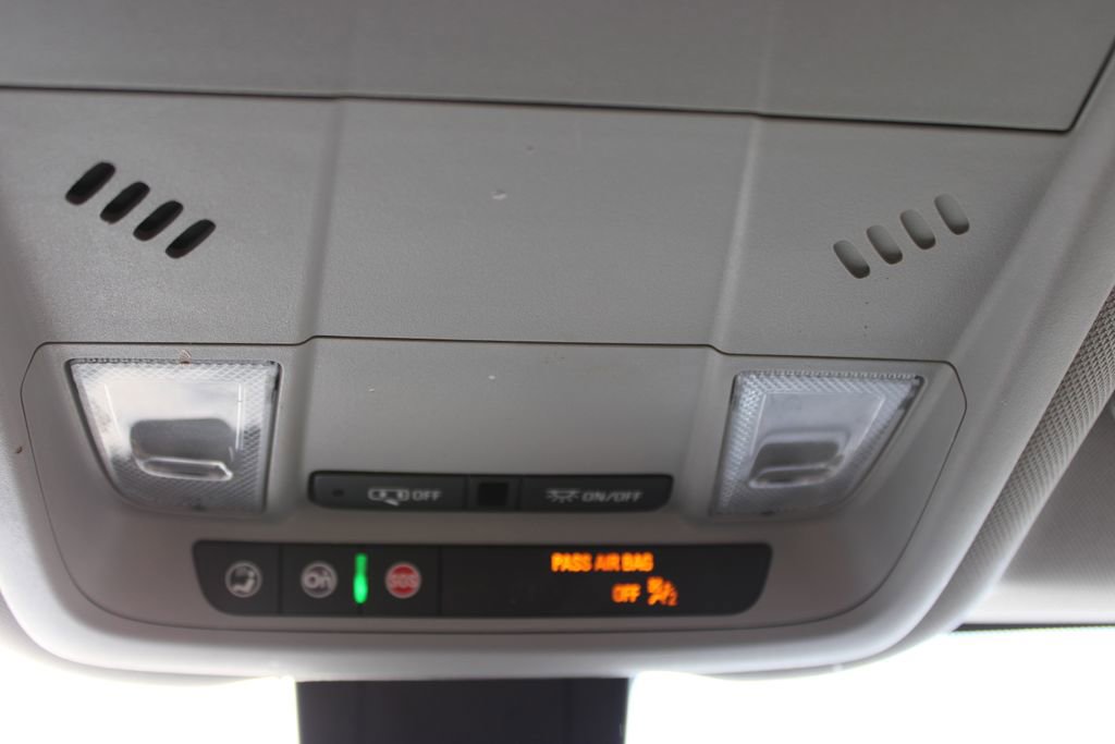 Used 2021 Chevrolet Equinox LT image 32