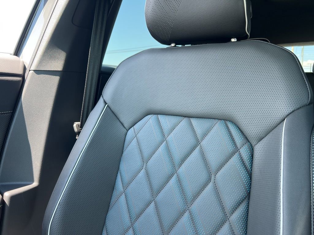 New 2026 Volkswagen Atlas Cross Sport SEL Premium R-Line image 21