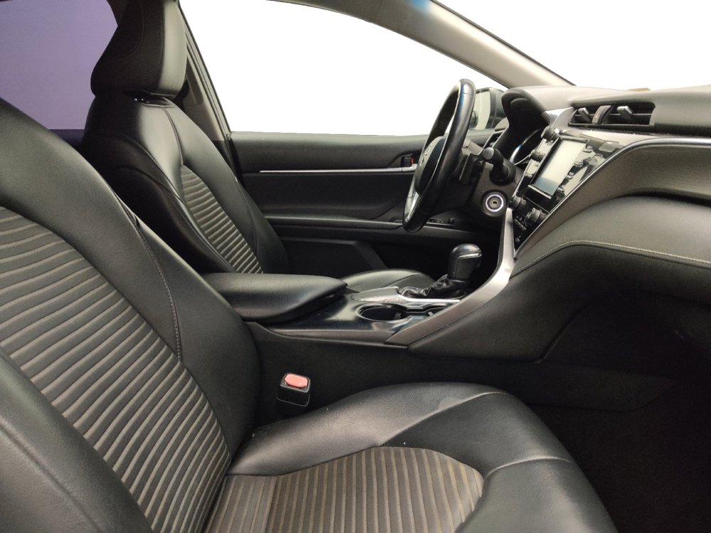 Used 2018 Toyota Camry SE w/ Moonroof Package image 21